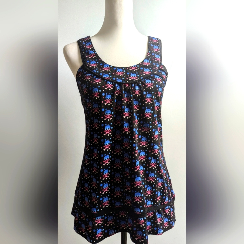 EUC....Y2K Morbid Threads Skull and Crossbones Pattern Tank Size S